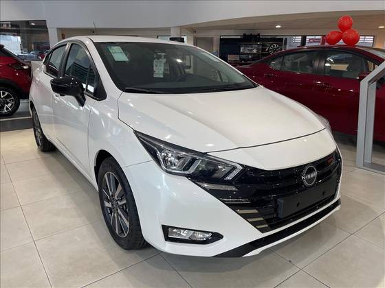 NISSAN VERSA 1.6 16V FLEX SR XTRONIC NISSAN VERSA 1.6 16V FLEX SR XTRONIC
